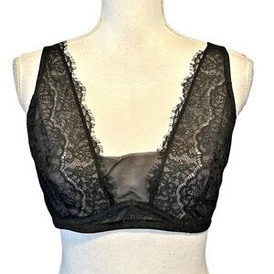 Victoria’s Secret 36D Dream Angels Unlined Plunge Lace Bra in Black